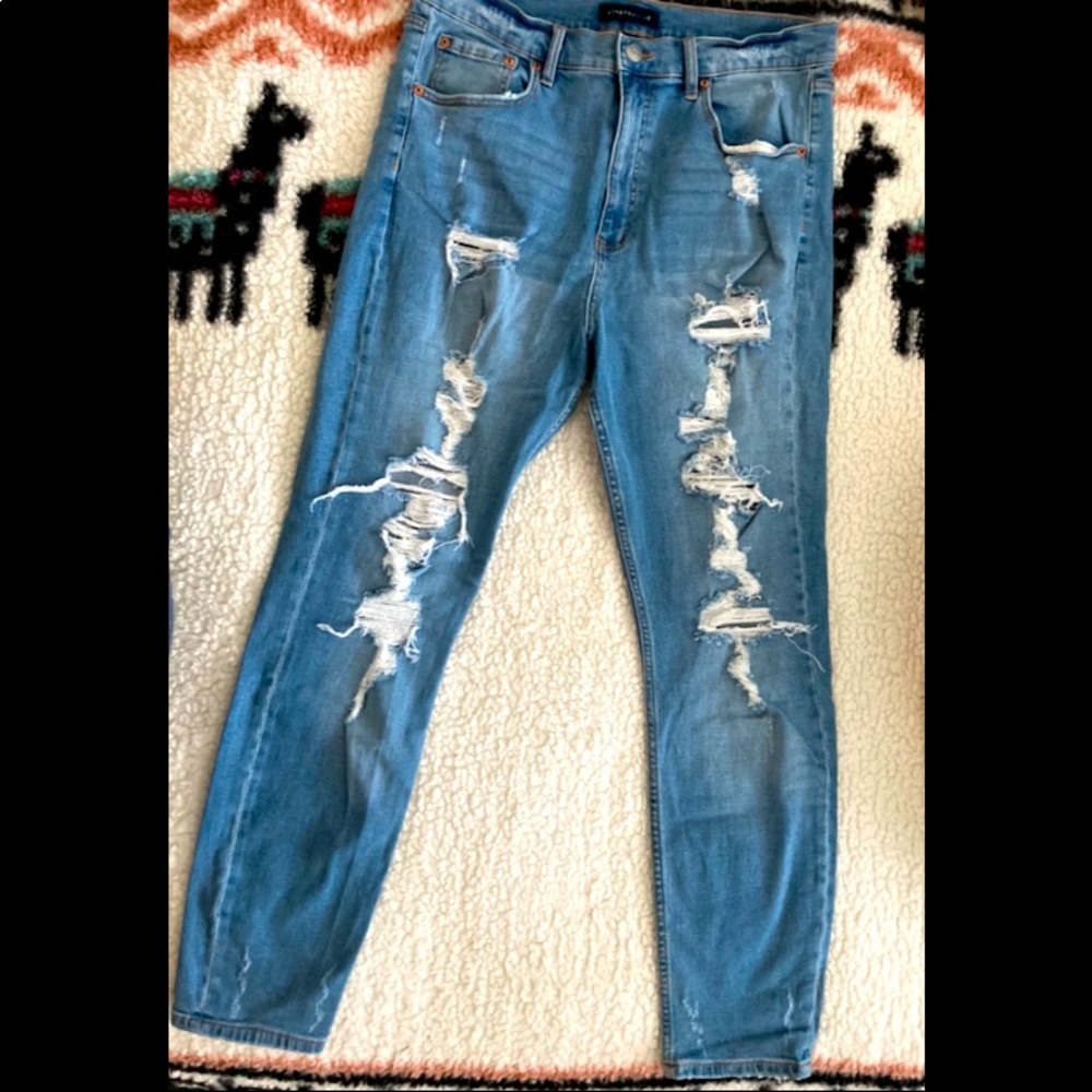 Aeropostale torn cheeky jegging